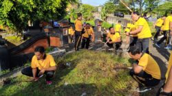 Sentuhan Humanis Polri di Tempat Suci: Polres Lombok Barat Gelar Bhakti Sosial di Pura Segare Lingsar Jelang Hari Bhayangkara ke-80