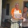 Hari Bhayangkara ke-80: Polres Lombok Barat Door to Door Bantu Sembako Warga