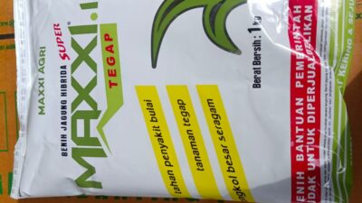 Bhabinkamtibmas Kawal Distribusi Benih Jagung Maxxi Agri di Lombok Barat