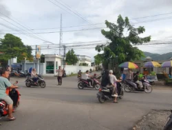 Ngabuburit Aman, Polsek Kuripan Amankan Simpang Empat Desa