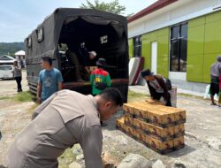 BRIMOB POLDA NTB SALURKAN BANTUAN KEMANUSIAAN UNTUK KORBAN KEBAKARAN DI KECAMATAN ALAS