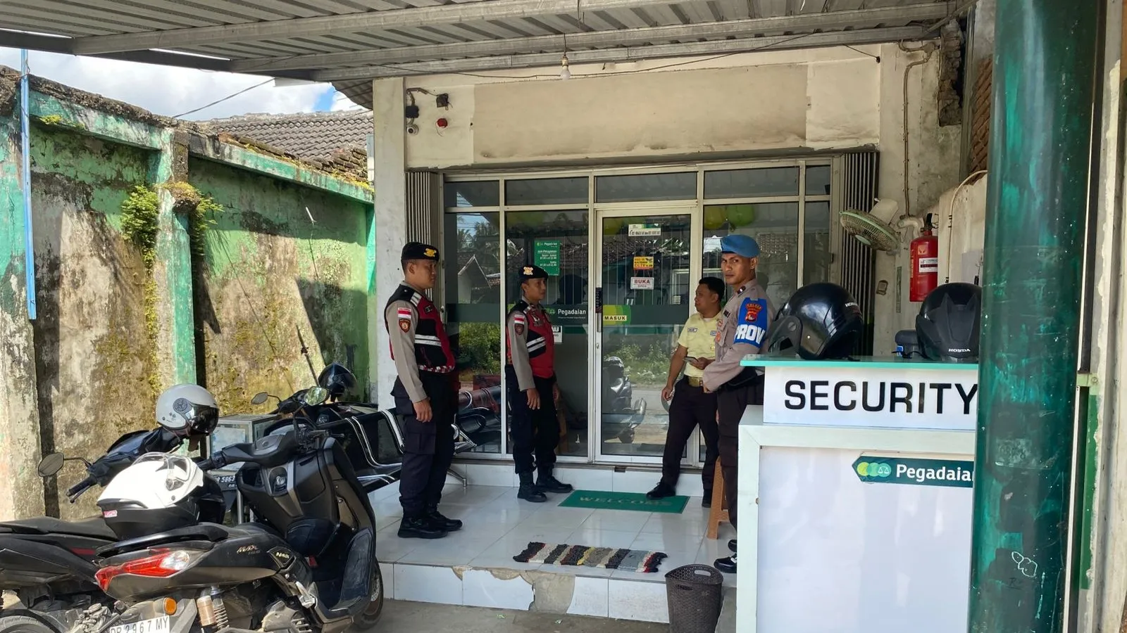 Perkuat Keamanan Obyek Vital, Polsek Sekotong Intensifkan Patroli KRYD di Kantor Pegadaian dan Perbankan