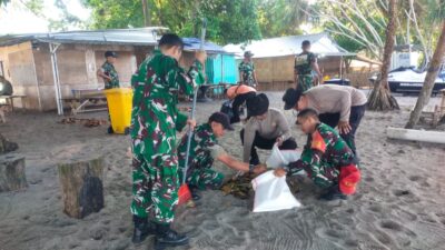 Sinergi Lintas Sektor Bersihkan Pantai Loco Senggigi