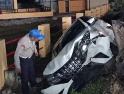Kecelakaan Malam Hari di Depan Mako Polsek Hu’u, Polisi Lakukan Penanganan Cepat