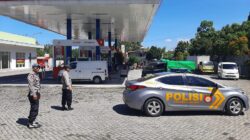 Pastikan Distribusi BBM Lancar, Personel Polsek Labuapi Turun Langsung Pantau Aktivitas di Tiga SPBU Strategis