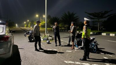 Cegah Balap Liar dan Begal, Polsek Kediri Perketat Keamanan Lewat Patroli Blue Light Malam Hari