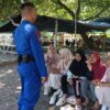 Menjamin Keamanan Pengunjung Akhir Pekan, Personel Polairud Siaga Penuh di Sepanjang Bibir Pantai Senggigi