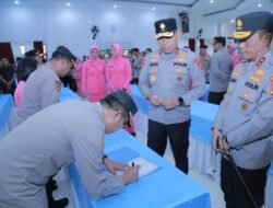 Komitmen Berantas Narkoba, Kapolda NTB Pimpin 11.164 Personel Teken Pakta Integritas