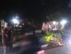 Jalan Tembobor Terbuka Lagi: Polri-Damkar-BPBD Evakuasi Pohon Tumbang*
