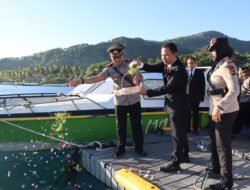 Larung Bunga di Teluk Nara, Polres Lombok Utara Kenang Jasa Pahlawan Sambut Hari Bhayangkara Ke-80