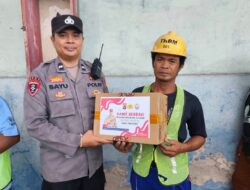 Program Nutrisi Mantap, Polsek Lembar Salurkan Bantuan Pangan Layak