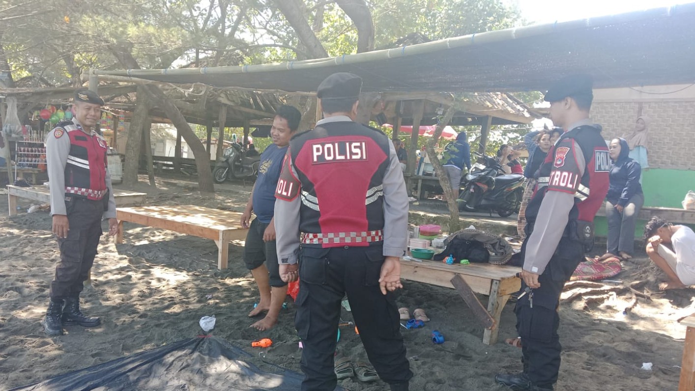 Tingkatkan Keamanan Akhir Pekan, Sat Samapta Polres Lombok Barat Gelar Patroli di Pesisir Labuapi