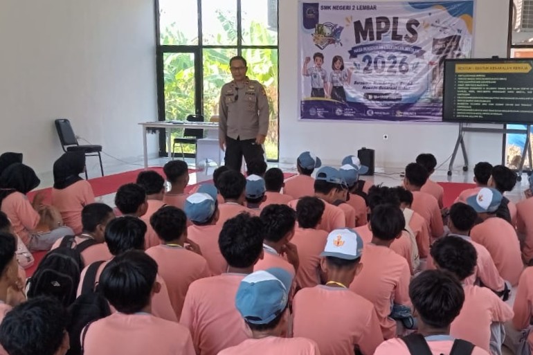 Masa Orientasi, Polres Lombok Barat Edukasi Siswa SMKN 2 Lembar Bahaya Perundungan dan Narkoba