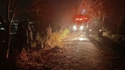 Kebakaran Lahan Batulayar, TNI Polri Turun Padamkan Api